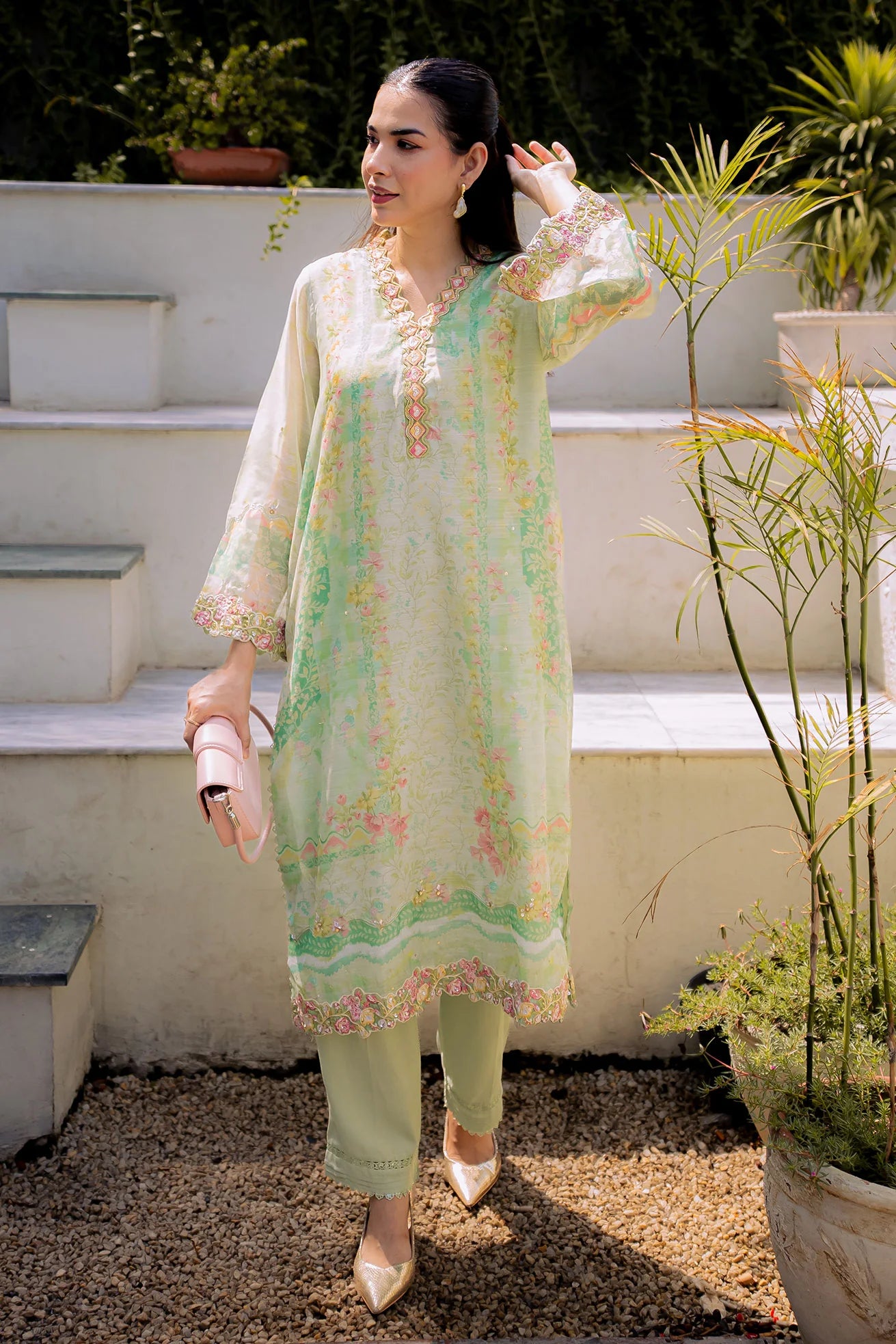 Green Embroidered Kurta Set (Munar)
